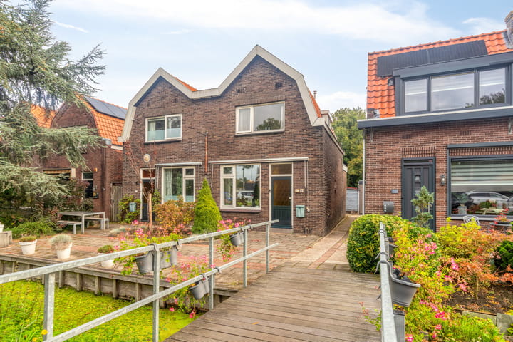 Capelseweg 168 in Capelle aan den IJssel foto