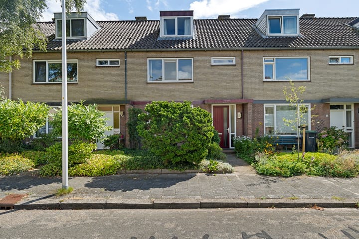 Carry van Bruggenstraat 18 in Zwolle foto