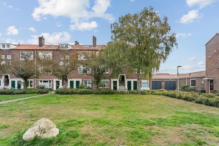 Celsiuslaan 16 in Hilversum foto