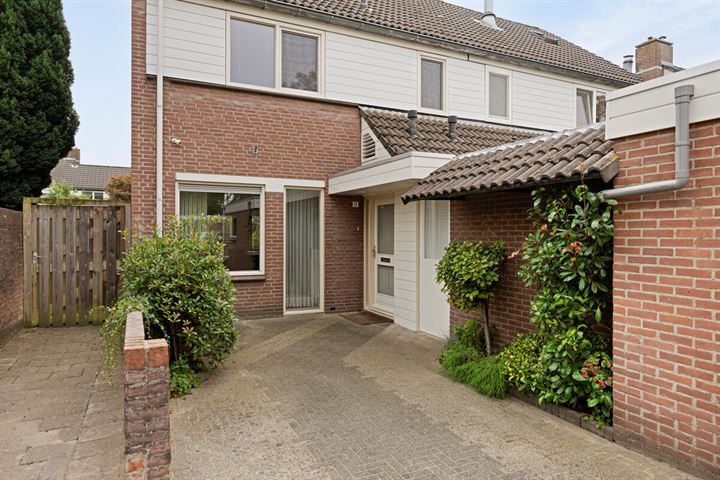 Chamonixlaan 17 in Eindhoven foto