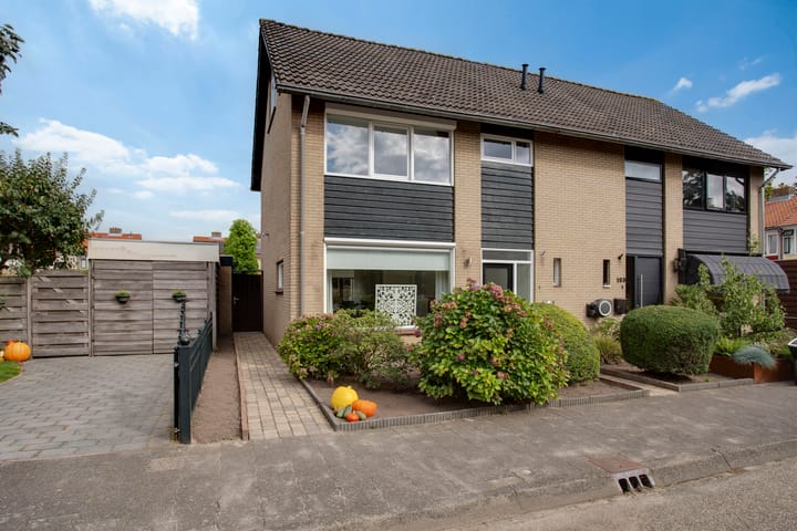 Clakenweg 101 in Elburg foto