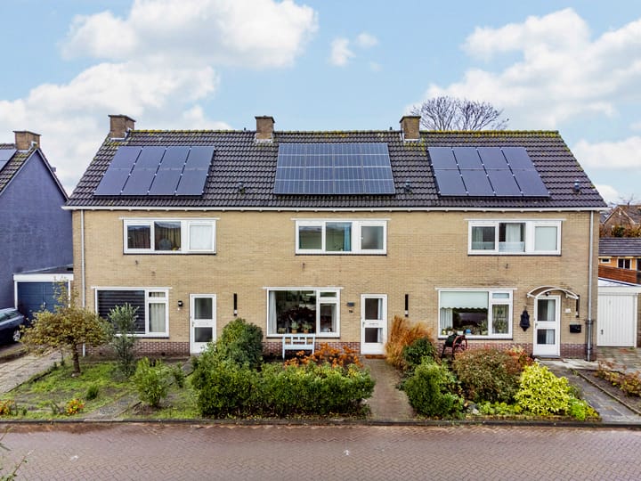 Clusiuslaan 16 in Limmen foto