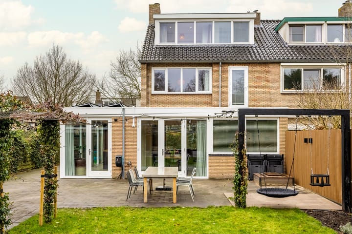 Foto van woning Cort van der Lindenlaan 102, Naarden