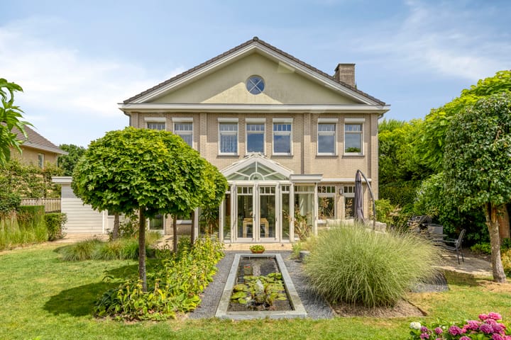 Count Basiegracht 3 in Eindhoven foto