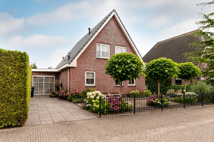 Dagobertstraat 10 in Almere foto