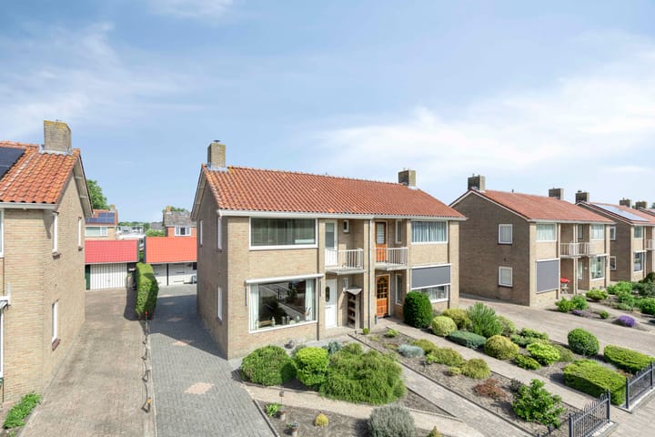 Dahlia-strjitte 29 in Kootstertille foto