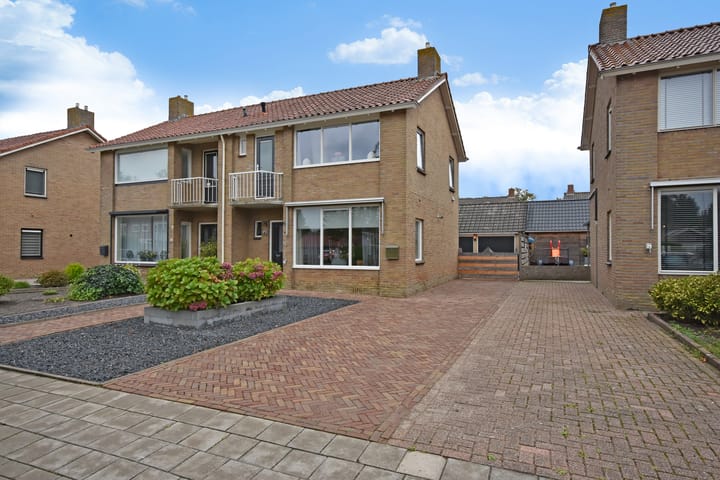 Dahlia-strjitte 47 in Kootstertille foto