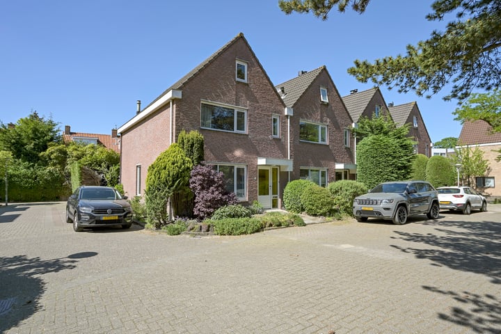 Dahliahof 4 in Wassenaar foto