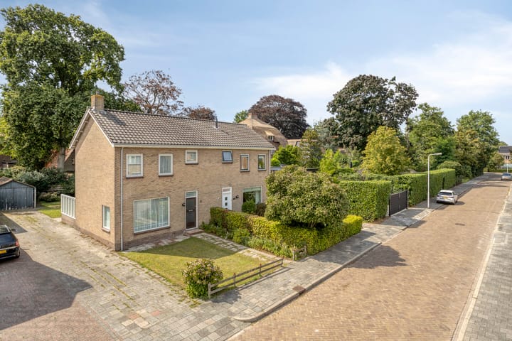 Dahliastraat 18 in Wolvega foto