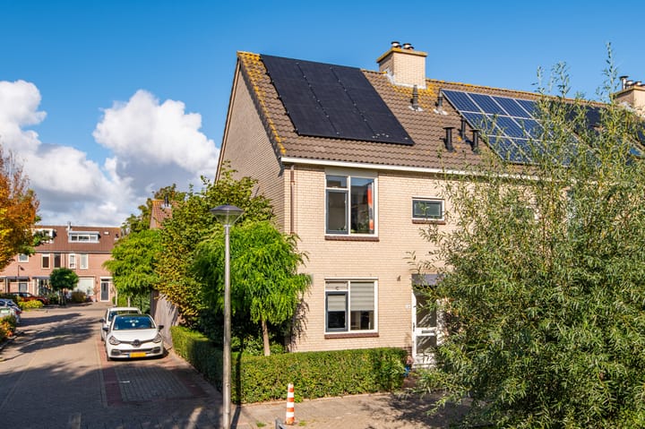 Darwinplantsoen 28 in Lisse foto