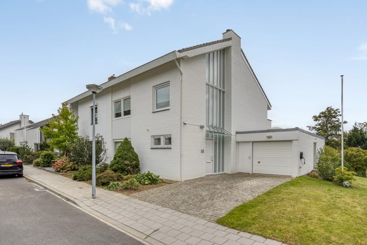 Dauphinélaan 23 in Maastricht foto