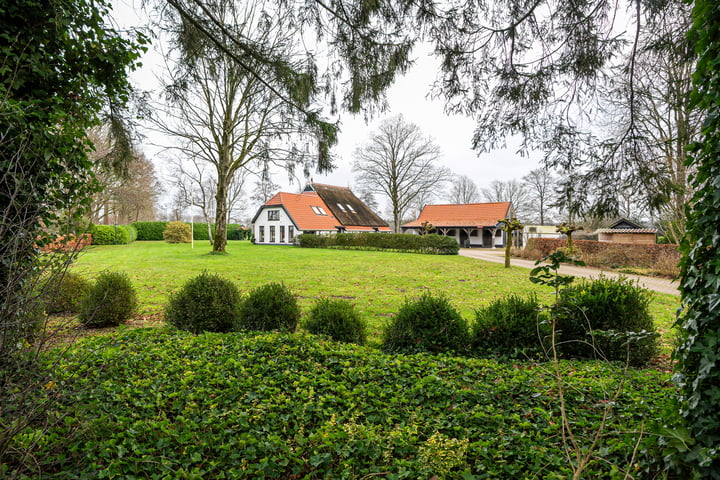 De Biskop 6 in Bakkeveen foto
