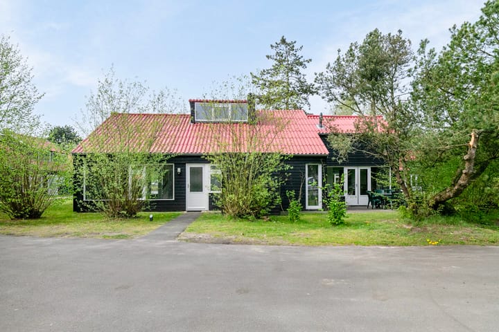 De Bloemert 1-47 in Midlaren foto