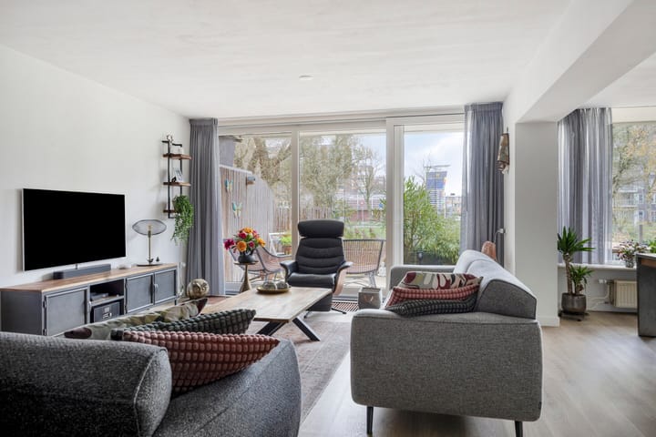 de Bronnen 1 in Beverwijk foto