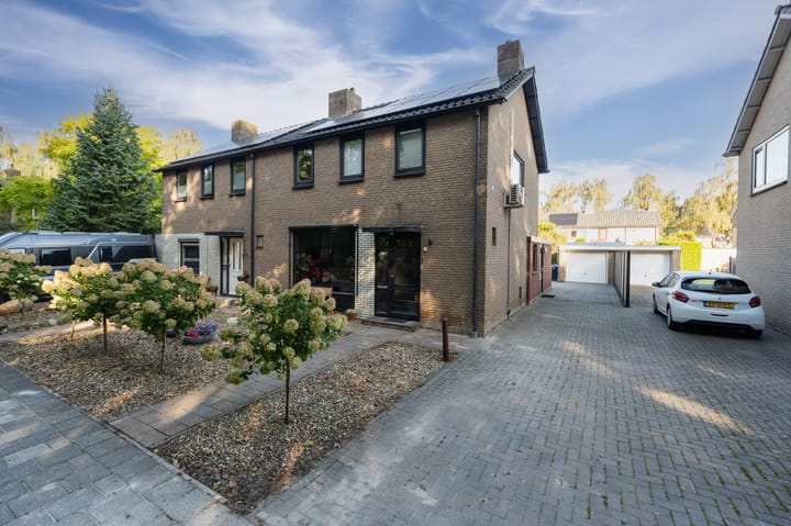 de Dolomieten 7 in Emmeloord foto