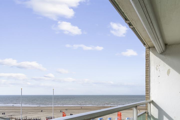 de Favaugeplein 21F-7 in Zandvoort foto