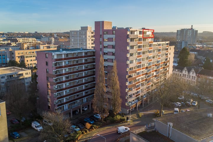 De Heugden 122 in Heerlen foto