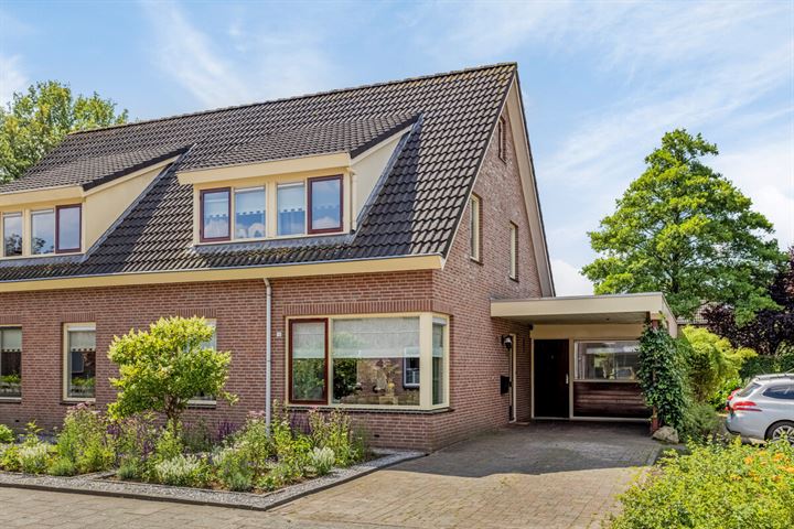 de Hoeve 13 in Nieuw Heeten foto