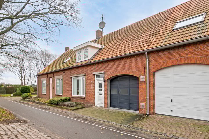 de Hoeven 15 in Reusel foto