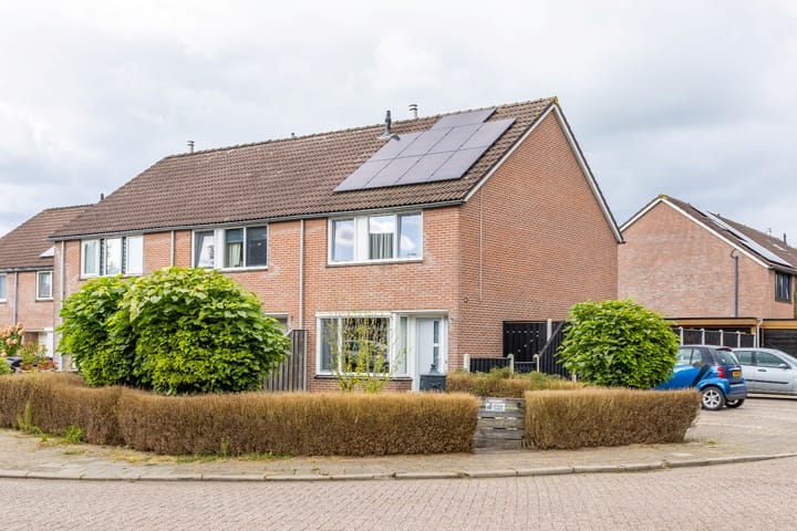 De Hollandergraven 9 in Westerhaar-Vriezenveensewijk foto