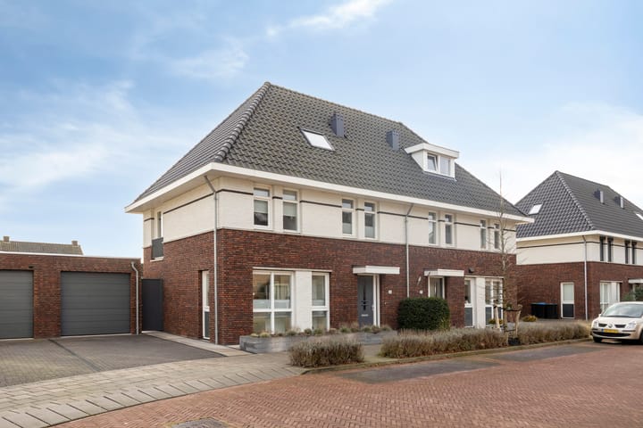 De Hooimijt 36 in Made foto