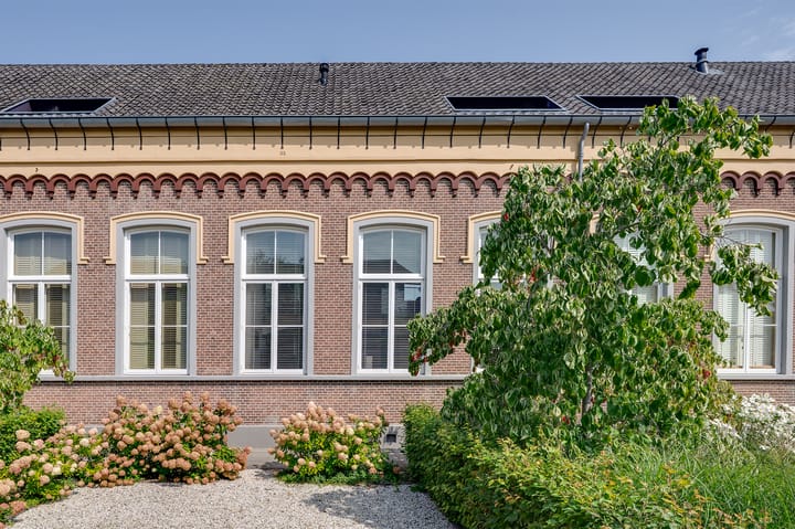 De Oude School 3 in Almkerk foto