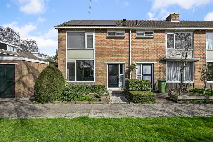 De Peereboomstraat 22 in Westzaan foto