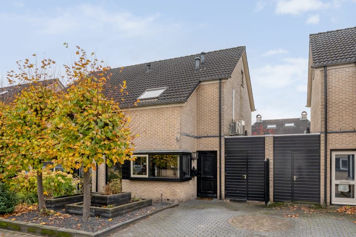 De Plevier 158 in Almelo foto