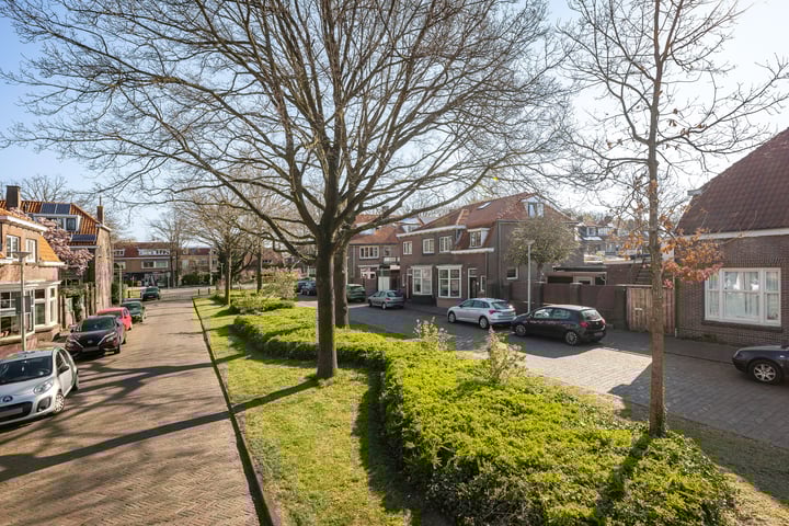 De Ruyterplein 3 in Zwolle foto