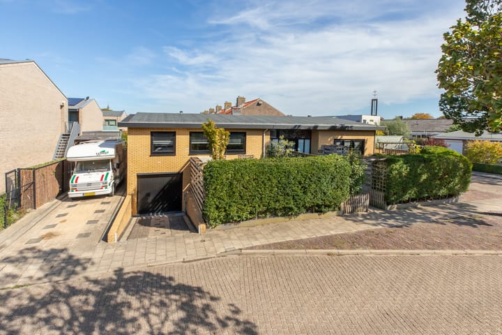 de Ruyterstraat 6 in Koudekerke foto