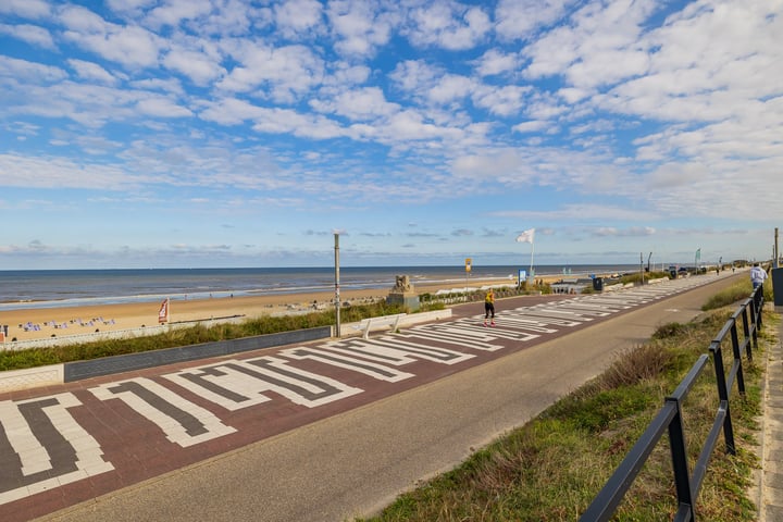 de Ruyterstraat 72 in Zandvoort foto