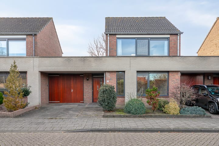 De Steenenborch 7 in Nieuwkuijk foto