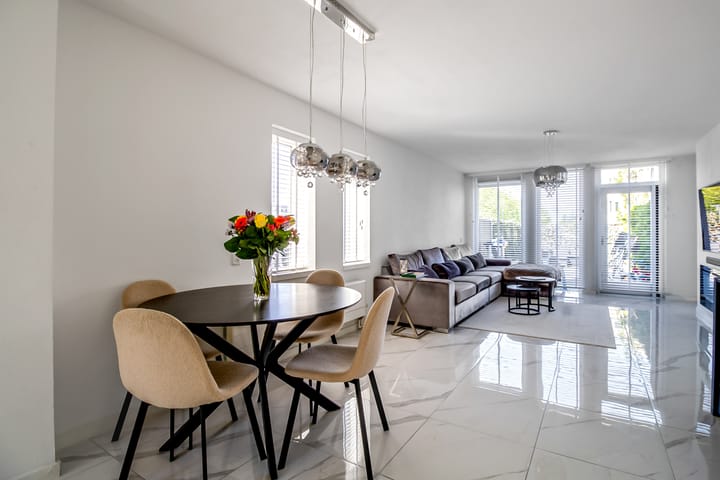 De Velden 12 in Schiedam foto