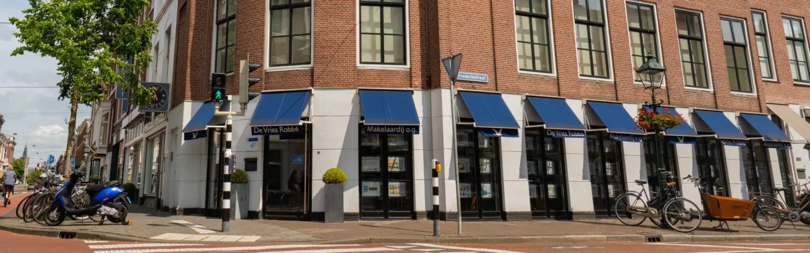 Team photo of De Vries Robbé