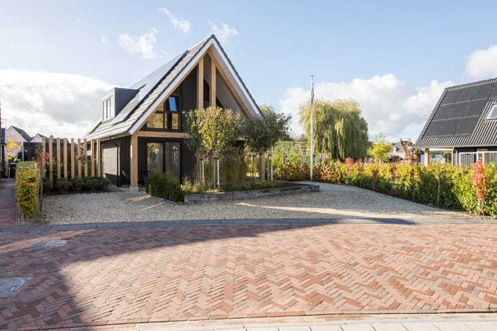 De Wemekamp 8 in Den Ham