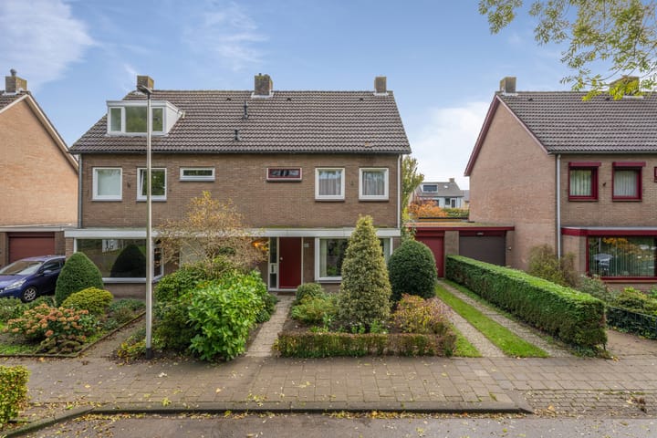 Deken Koopmanslaan 65 in Etten-Leur foto