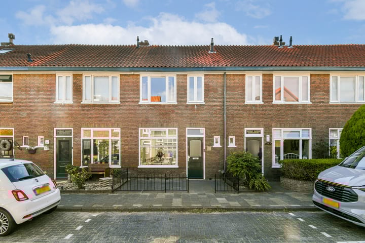 Deken Waarestraat 40 in Beverwijk foto