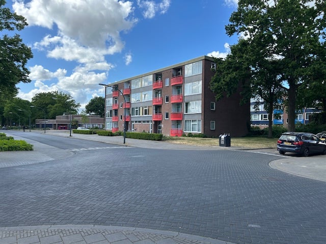 Deltalaan 35 in Deventer foto