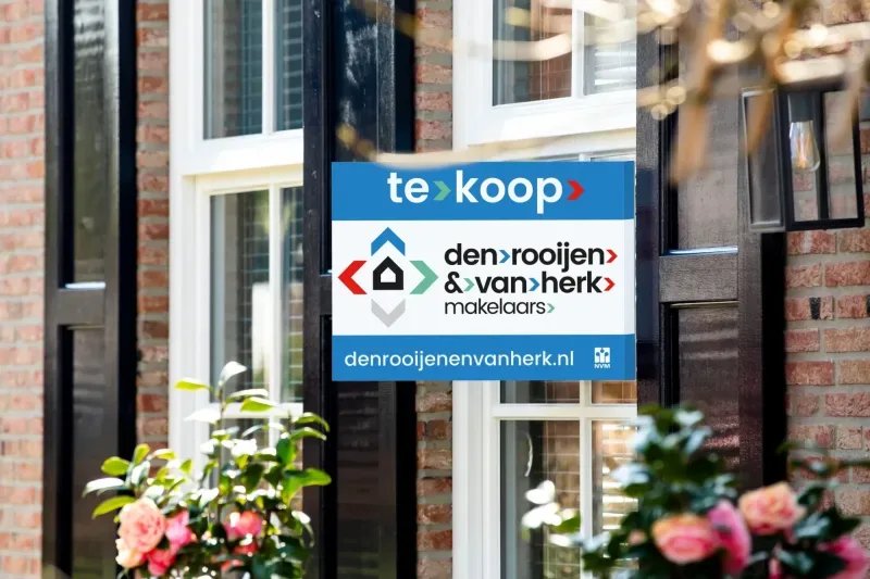 Kantoor foto van Den Rooijen & Van Herk Makelaars