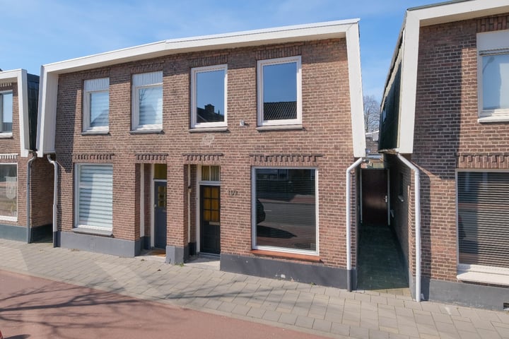 Deurningerstraat 159 in Hengelo foto