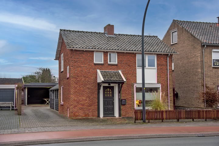 Deurningerstraat 226 in Hengelo foto