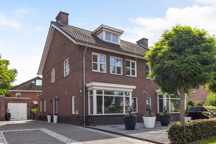 Deventerstraat 492 in Apeldoorn foto