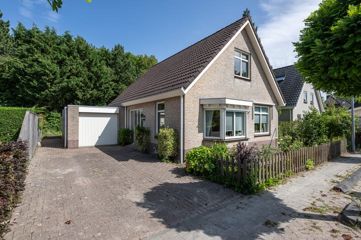 Diepenbrockstraat 8 in Dirksland foto