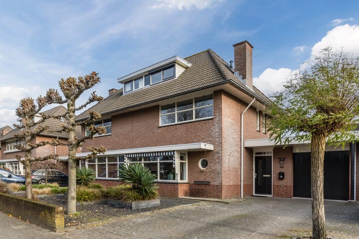 Dierdonklaan 28 in Helmond