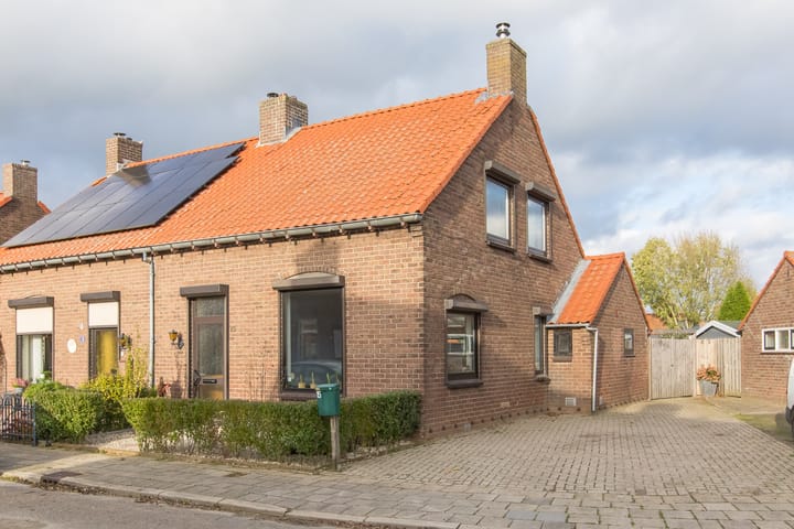 Dijkhoevestraat 15 in Spijk foto
