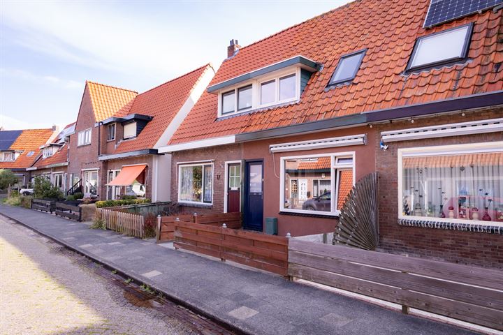 Dijkstraat 19 in Den Oever foto