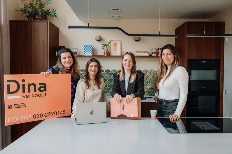 Bürofoto von Dina verkoopt