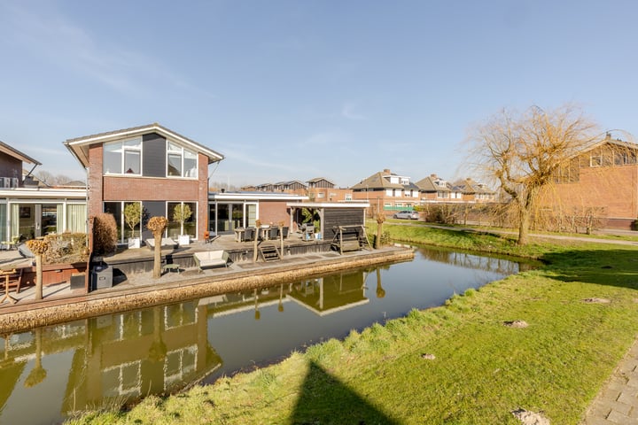 Dirk Kluifhoofdstraat 12 in Numansdorp foto