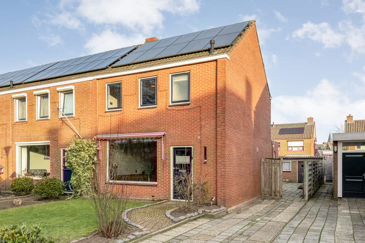 Dokter J. Veldhuijzen van Zantenstraat 38 in Enter