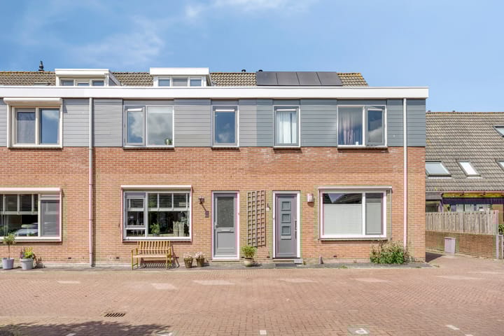 Dokter van der Windhof 26 in Aarlanderveen foto